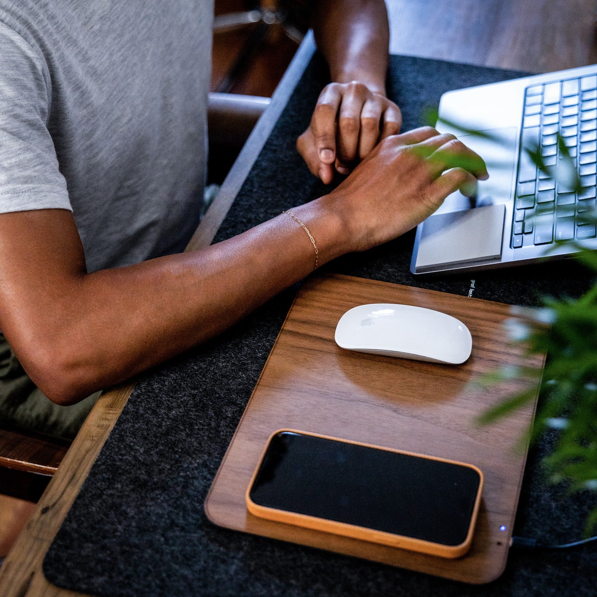 Oversize Wood Mousepad with 15 watt Wireless Fast Charger