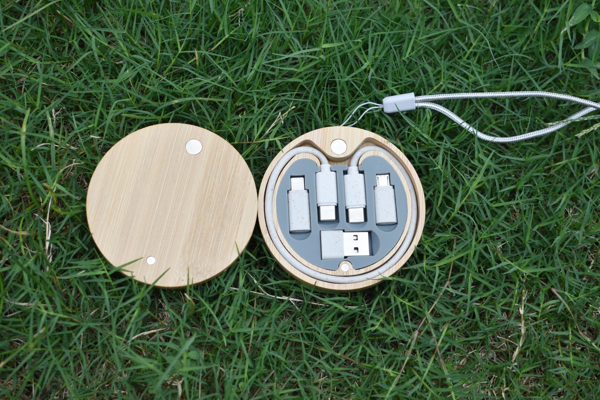 TWIST Universal Bamboo Charging Cable Set