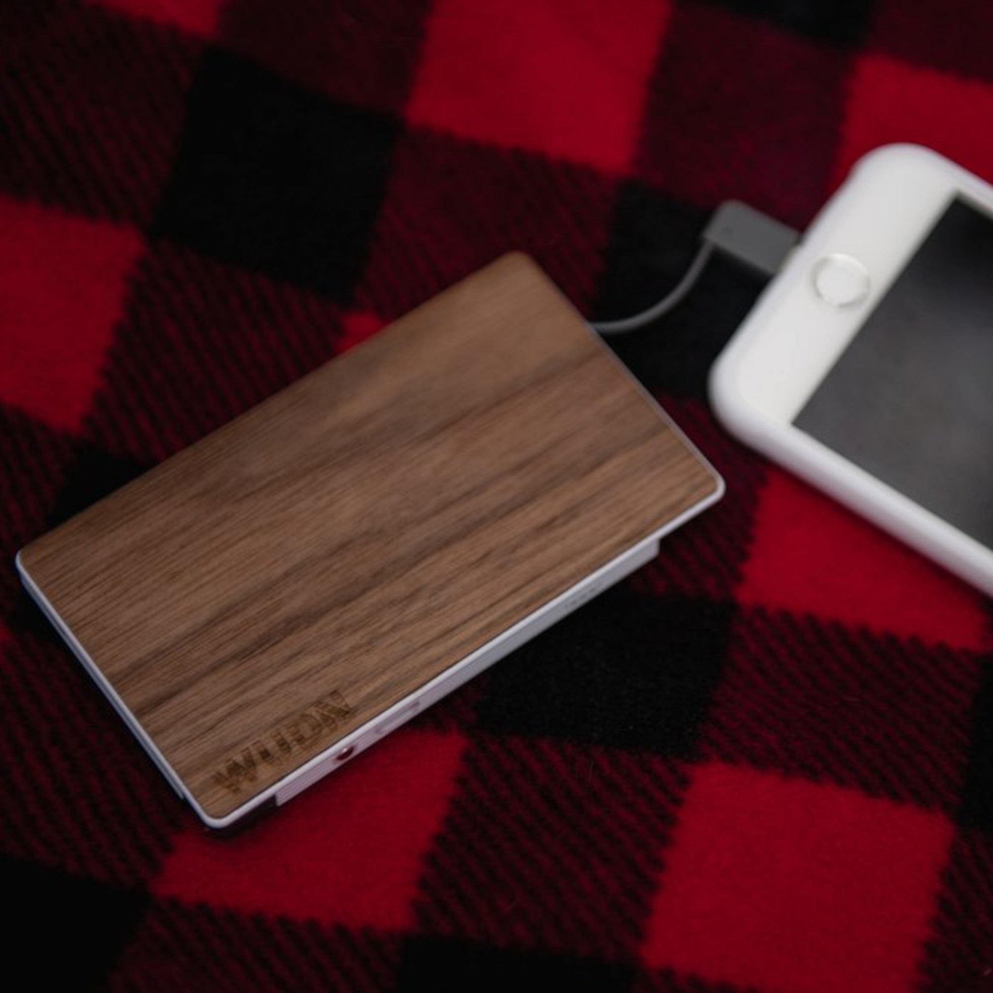 Real Wood Slim-Dual 4000 mAh Power